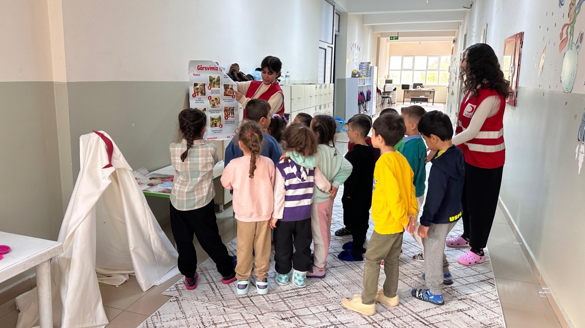 Zeynep Hatun Kız Mesleki ve Teknik Anadolu Lisesi Anaokulu Öğrencilerine Kızılay Tanıtım Etkinliği Düzenlendi